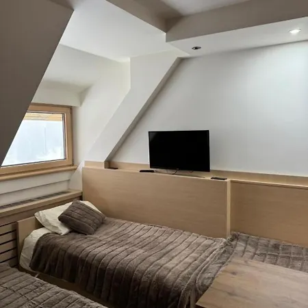 Dusica Konaci דירה *